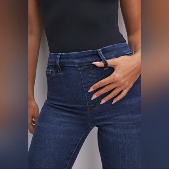 Good American Pull On Flare Jeans Size Medium in Indigo491 - Picture 2 of 14